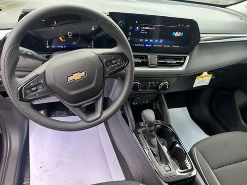 Used 2025 Chevrolet TrailBlazer LS w/ LS Convenience Package image 12