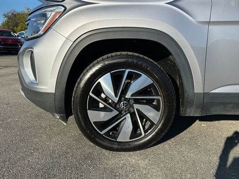 Used 2024 Volkswagen Atlas SE image 14