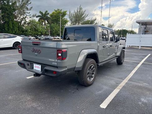 Used 2022 Jeep Gladiator Overland w/ Popular Equipment Package AWD/4WD image 9