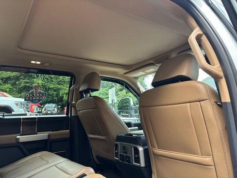 Used 2022 Ford F350 Lariat w/ Lariat Ultimate Package AWD/4WD image 17