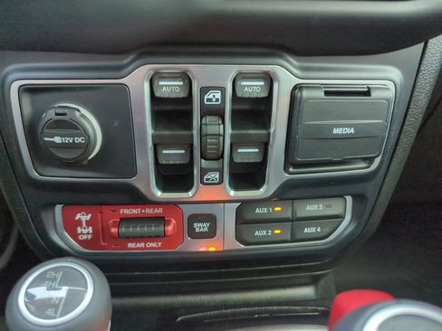 Used 2019 Jeep Wrangler Unlimited Rubicon AWD/4WD image 26