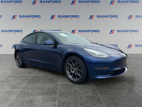 Used 2021 Tesla Model 3 Standard Range Plus image 7
