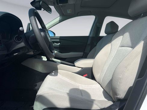 Certified 2025 Honda Accord SE image 19