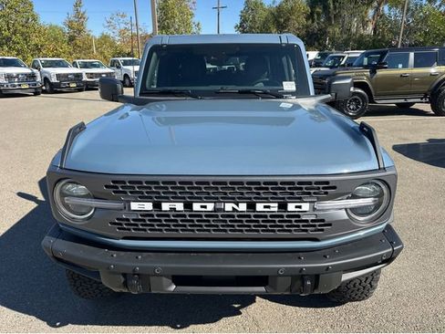 New 2025 Ford Bronco Badlands image 2