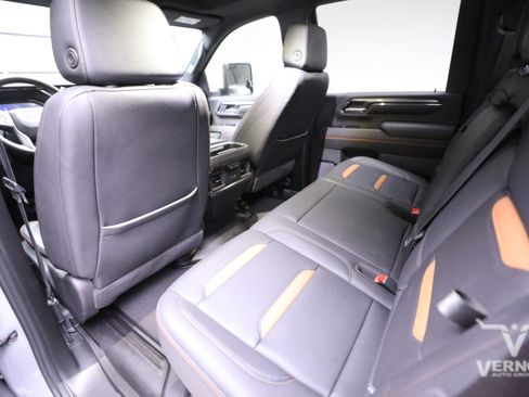 Used 2024 GMC Sierra 2500 AT4 w/ AT4 Premium Plus Package image 9