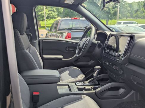 New 2026 Nissan Frontier SV w/ All-Weather Content Package AWD/4WD image 18