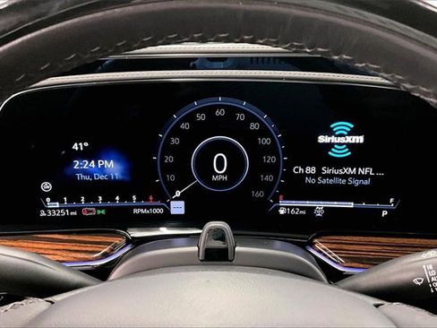 Used 2023 Cadillac Escalade Premium Luxury image 25