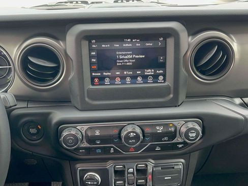 Used 2023 Jeep Wrangler Unlimited AWD/4WD image 23