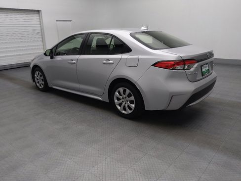 Used 2021 Toyota Corolla LE image 3