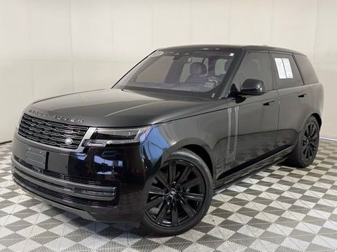 Used 2023 Land Rover Range Rover SE image 1