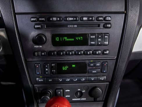 Used 2003 Ford Thunderbird image 25