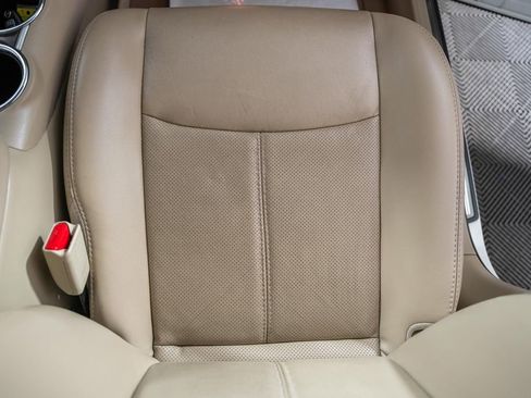 Used 2015 Nissan Pathfinder Platinum image 34