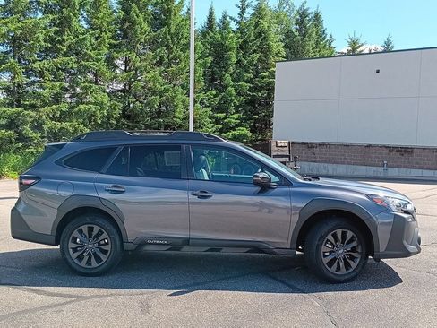 Used 2025 Subaru Outback Onyx Edition AWD/4WD image 18