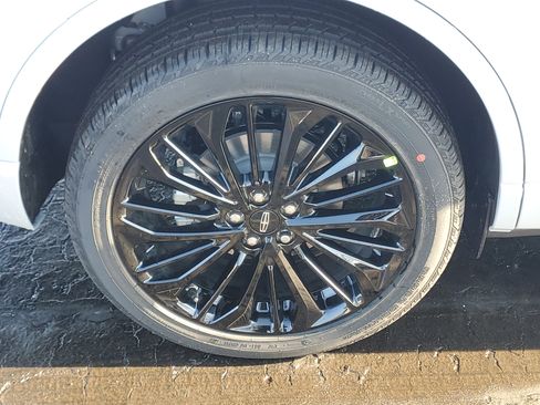 New 2026 Lincoln Corsair Premiere image 5