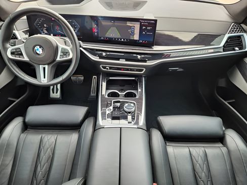 Certified 2025 BMW X7 M60i AWD/4WD image 20