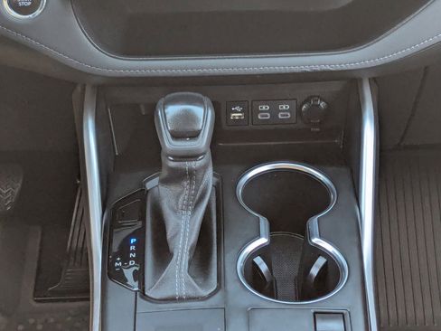 Used 2023 Toyota Highlander L FWD image 21