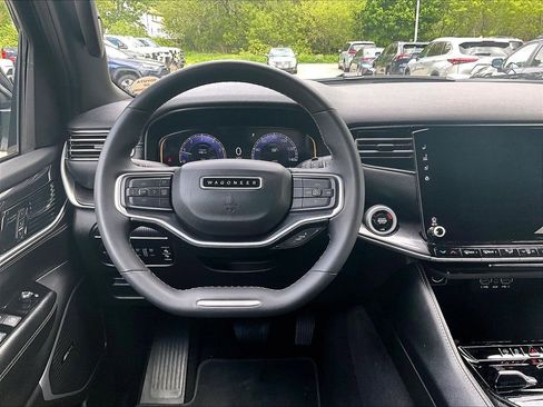 Used 2024 Jeep Wagoneer L 4WD image 18