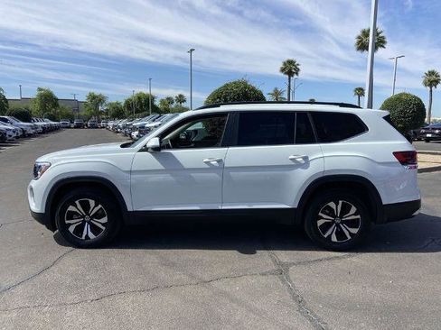 Used 2025 Volkswagen Atlas SE FWD image 4