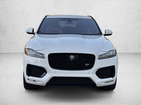 Used 2018 Jaguar F-PACE S image 2