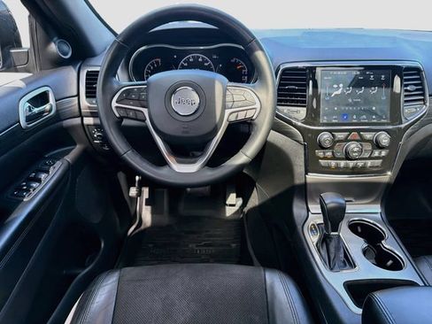 Used 2019 Jeep Grand Cherokee Altitude RWD image 24