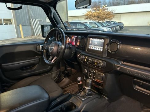 Used 2022 Jeep Wrangler Unlimited Sport image 44