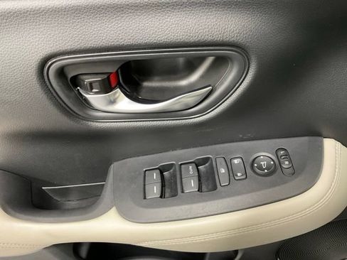 Certified 2024 Honda HR-V LX image 28