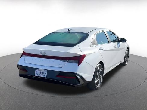 Used 2025 Hyundai Elantra Limited image 14