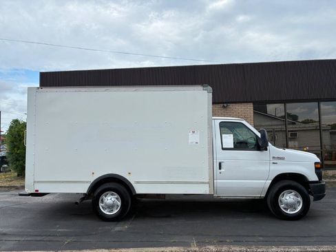 Used 2015 Ford E-350 and Econoline 350 Super Duty RWD image 5