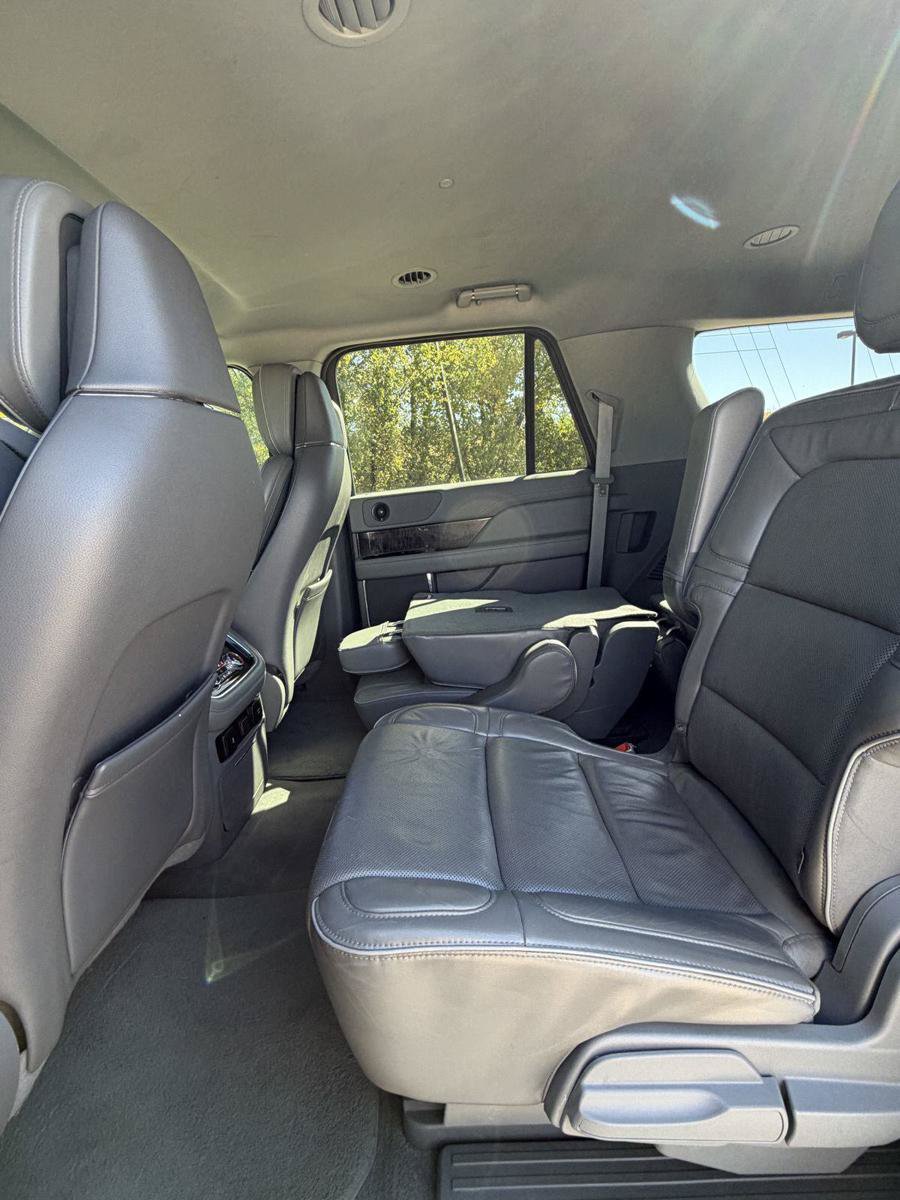 Used 2019 Lincoln Navigator L Select w/ Cargo Package AWD/4WD image 15