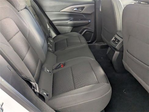 Certified 2025 Chevrolet Equinox EV LT image 30