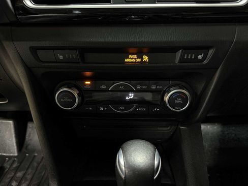 Used 2016 MAZDA MAZDA3 i Grand Touring image 22