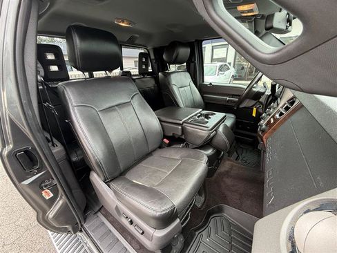Used 2015 Ford F250 Lariat w/ Chrome Package AWD/4WD image 32