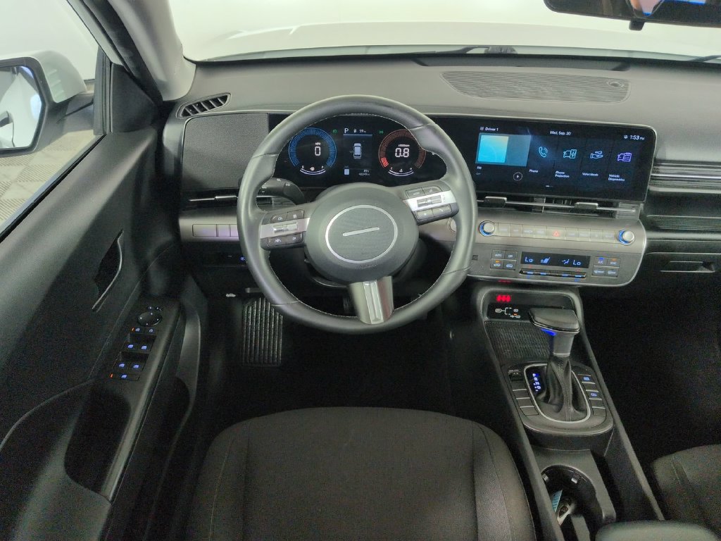 Used 2025 Hyundai Kona SEL FWD image 22