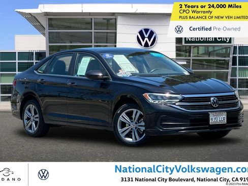Used 2023 Volkswagen Jetta SE FWD image 1