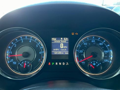 Used 2015 Chrysler Town & Country Touring image 33