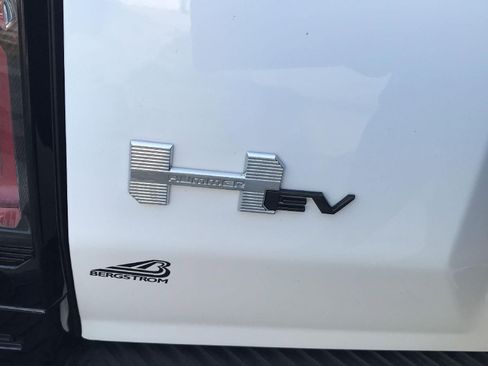 Used 2026 GMC Hummer EV SUV AWD/4WD image 26