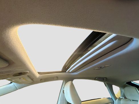 Used 2015 Toyota Prius Three w/ Solar Roof Package image 24