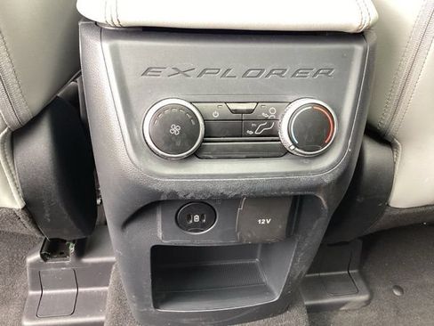Used 2025 Ford Explorer Active w/ Active Comfort Package AWD/4WD image 18