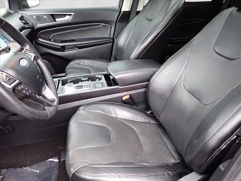 Used 2020 Ford Edge Titanium w/ Equipment Group 301A AWD/4WD image 12