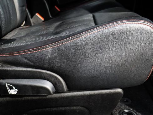 Used 2019 Dodge Grand Caravan GT image 18