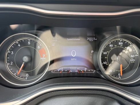Certified 2023 Jeep Cherokee Altitude Lux w/ Lux Elite Package AWD/4WD image 26