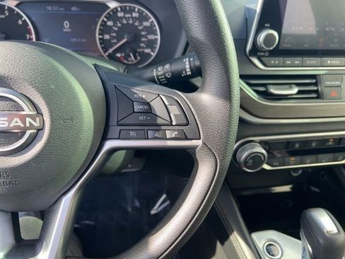 Used 2023 Nissan Altima 2.5 SV image 17