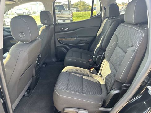 Used 2023 GMC Acadia SLE w/ Infotainment Package AWD/4WD image 26