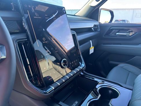 New 2026 GMC Yukon AT4 w/ AT4 Premium Plus Package AWD/4WD image 18