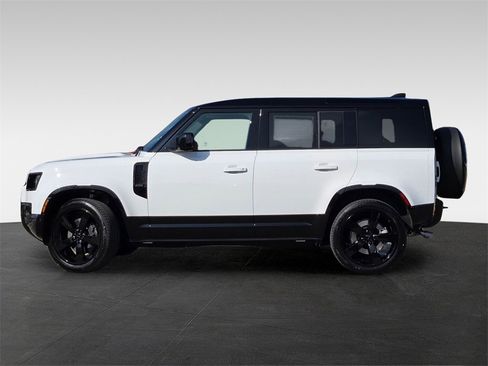 New 2026 Land Rover Defender 110 X-Dynamic SE image 3