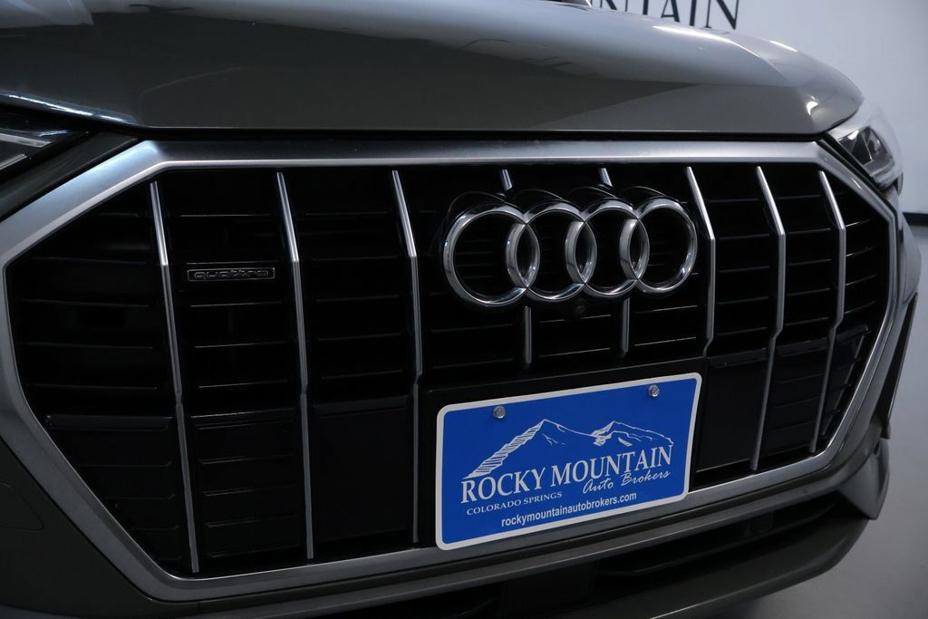 Used 2020 Audi Q3 2.0T Prestige w/ Prestige Package AWD/4WD image 9