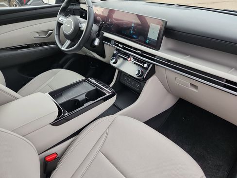 Used 2025 Hyundai Tucson Limited image 22