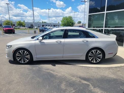 Used 2019 Lincoln MKZ Reserve AWD/4WD image 4