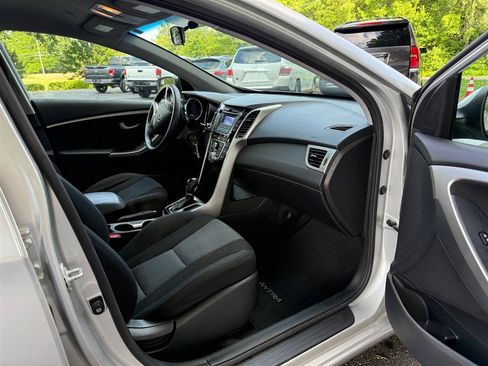 Used 2014 Hyundai Elantra GT FWD image 14