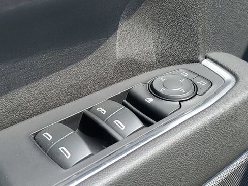 Used 2022 Chevrolet Silverado 1500 LT AWD/4WD image 23